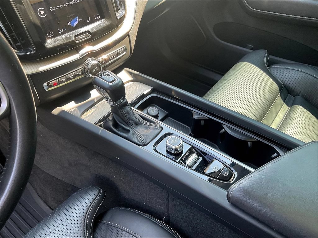 Used 2021 Volvo XC60 T5 Inscription w/ Protection Package Premier FWD image 16
