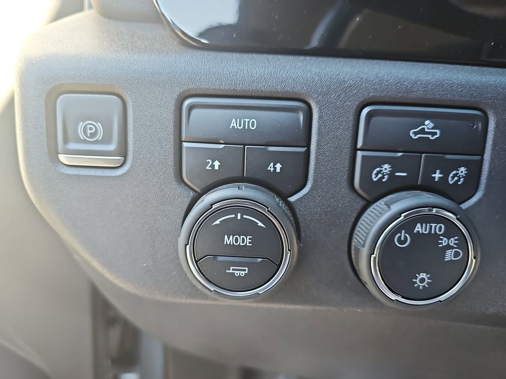 Certified 2024 Chevrolet Silverado 1500 LT image 33