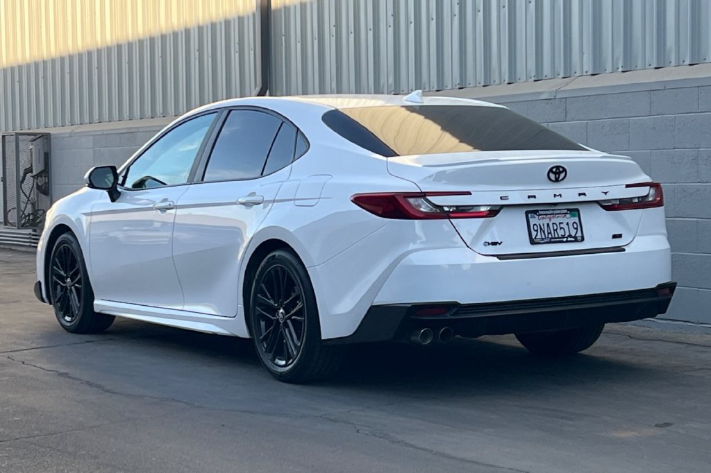 Used 2025 Toyota Camry SE FWD image 6