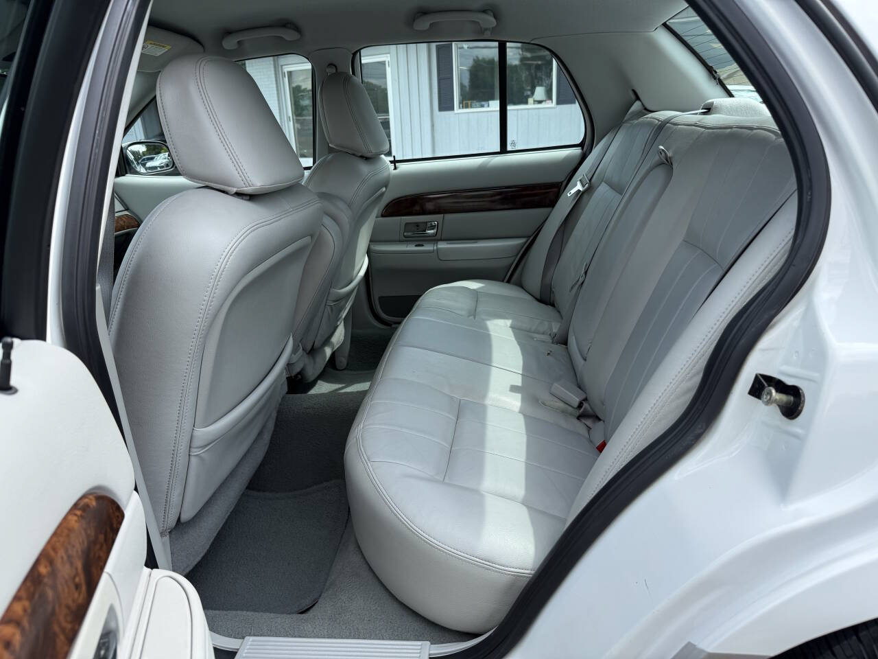 Used 2005 Mercury Grand Marquis LSE RWD image 16
