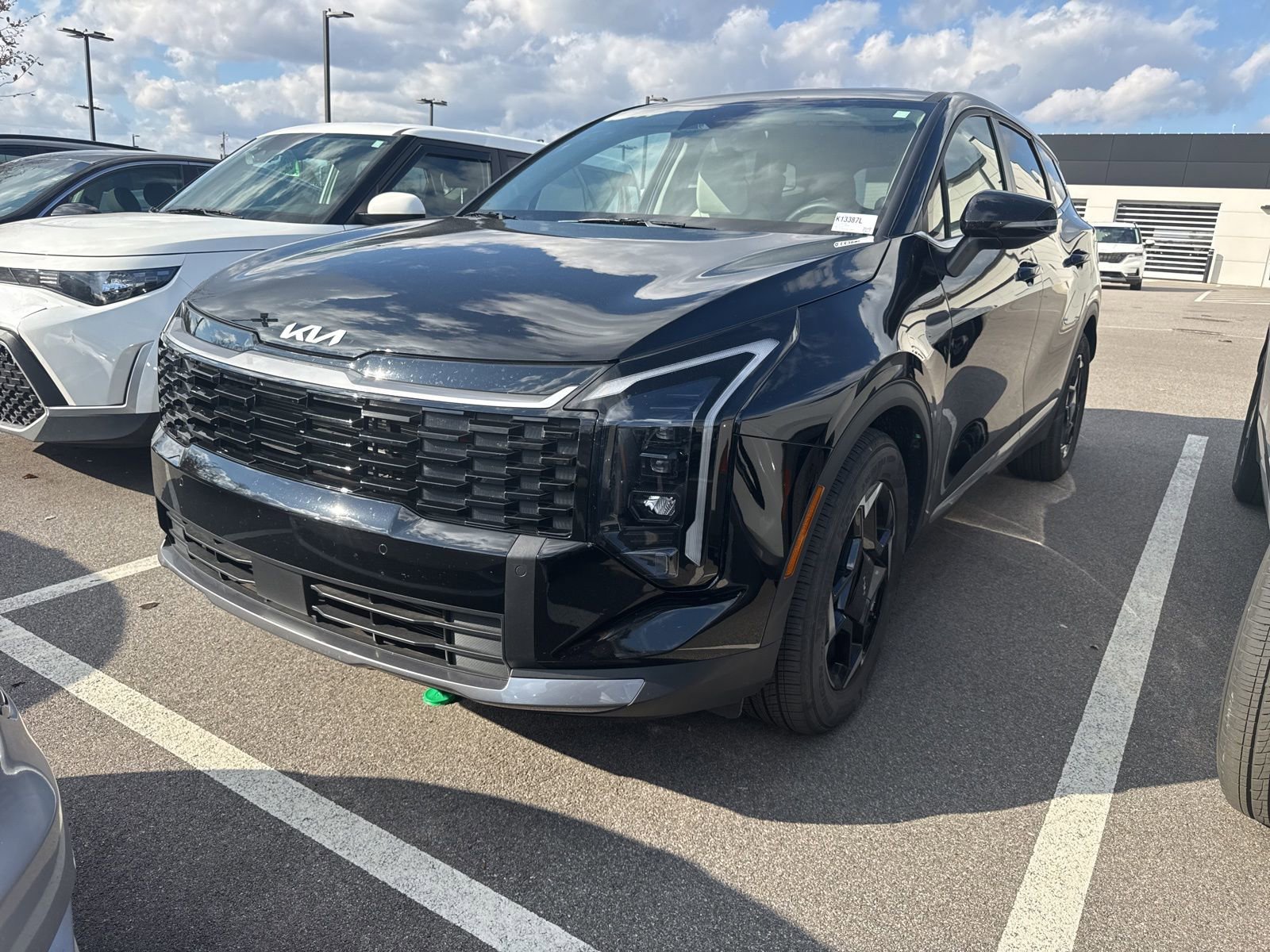 Used 2026 Kia Sportage EX image 3