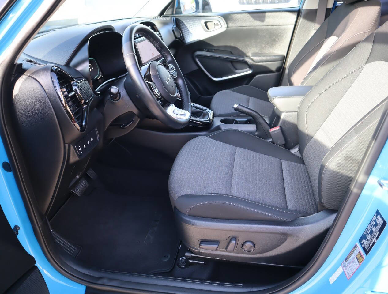 Used 2024 Kia Soul EX image 24