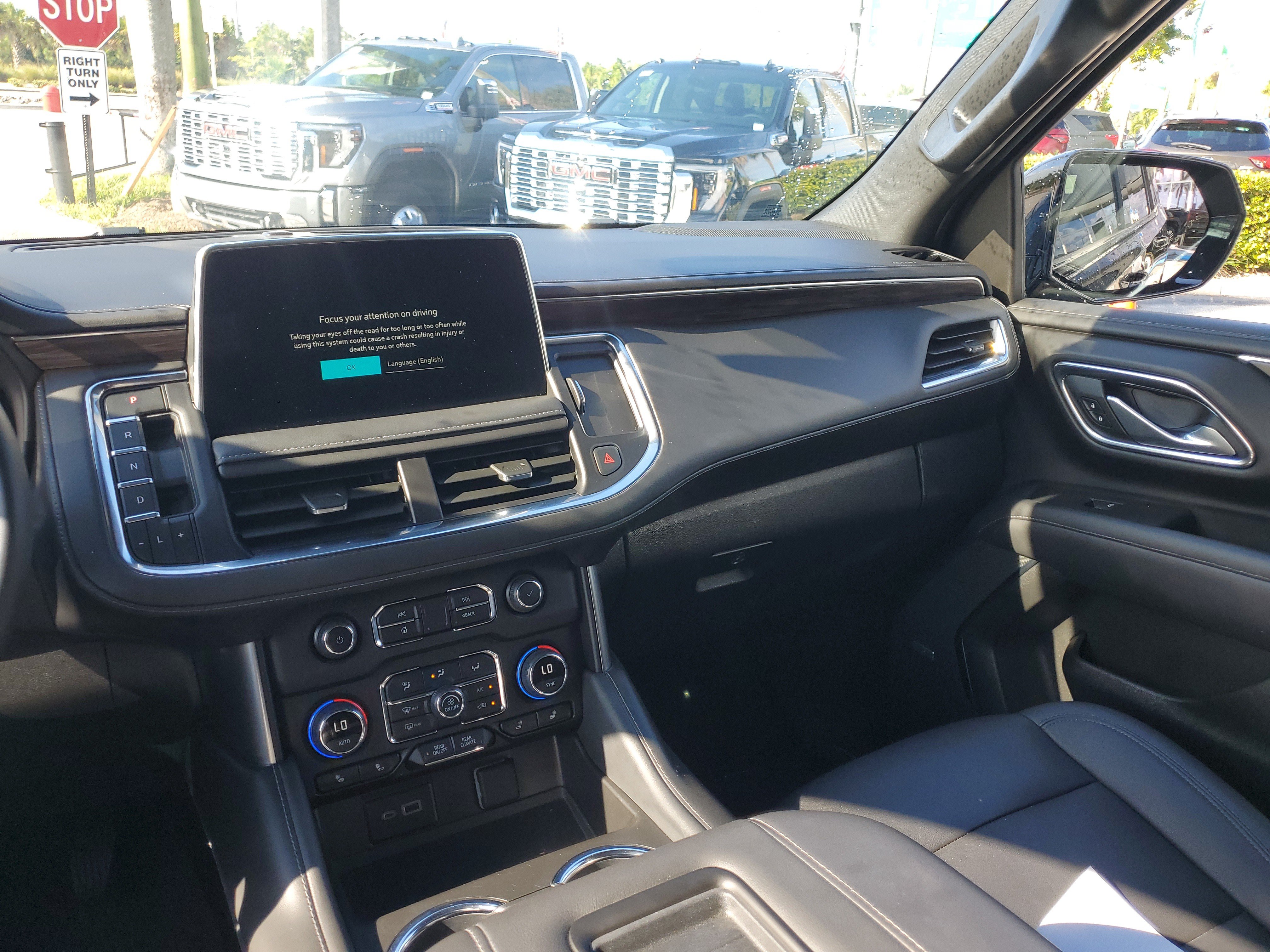 Used 2023 Chevrolet Tahoe Z71 w/ Luxury Package AWD/4WD image 22