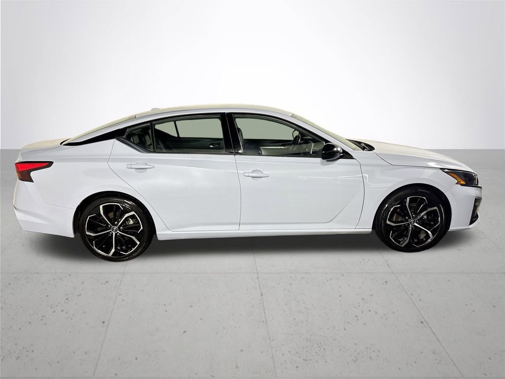 Used 2023 Nissan Altima 2.5 SR image 5