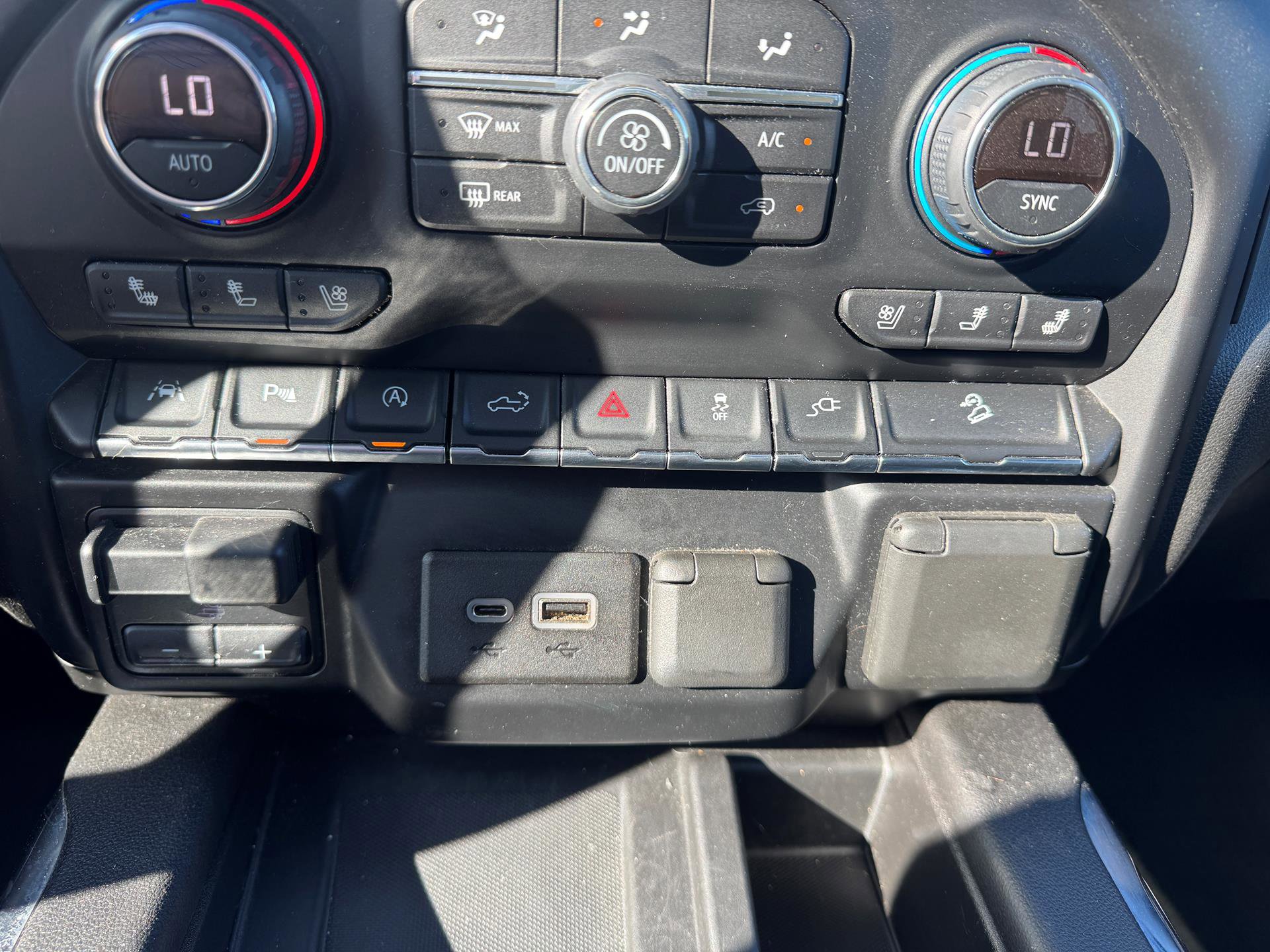 Used 2019 Chevrolet Silverado 1500 LTZ image 19