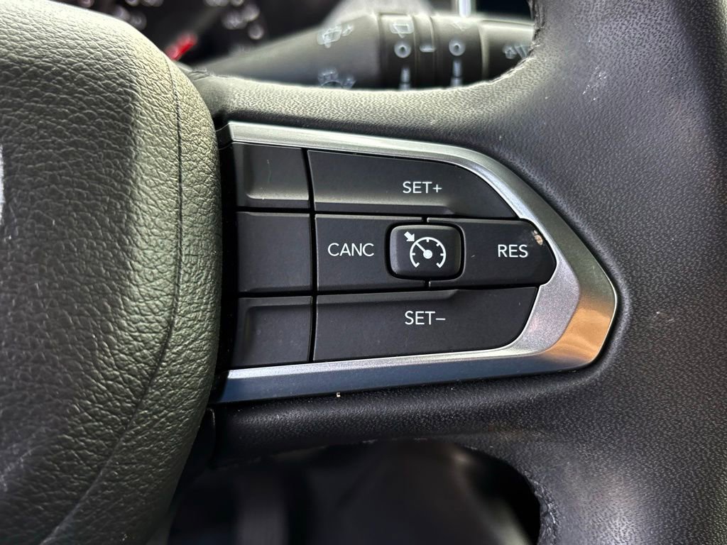 Used 2023 Jeep Compass Latitude image 13