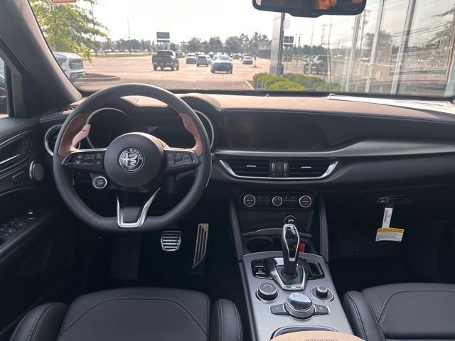 New 2025 Alfa Romeo Stelvio Sprint AWD/4WD image 11