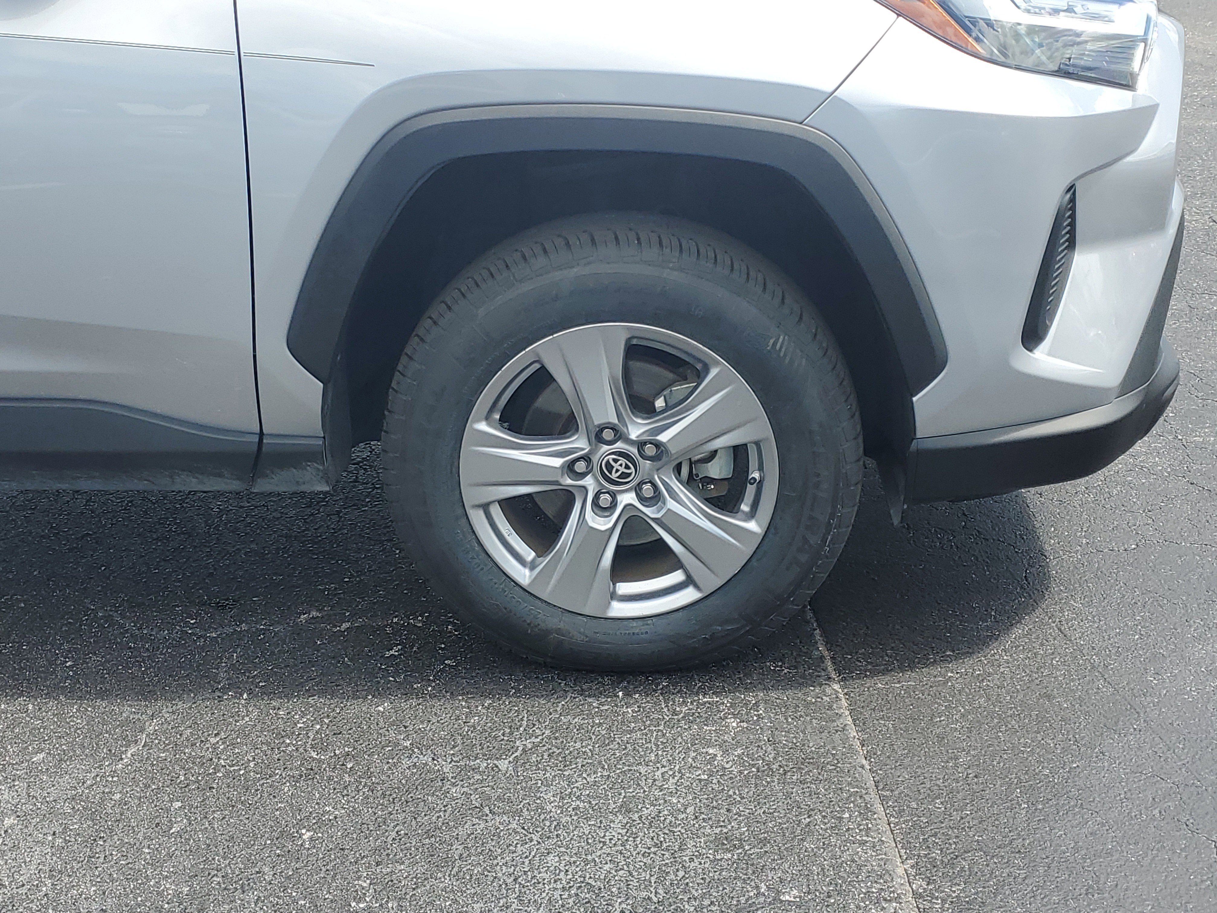 Certified 2024 Toyota RAV4 LE AWD/4WD image 6