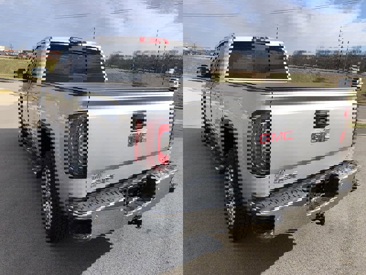 Used 2018 GMC Sierra 1500 SLT image 4