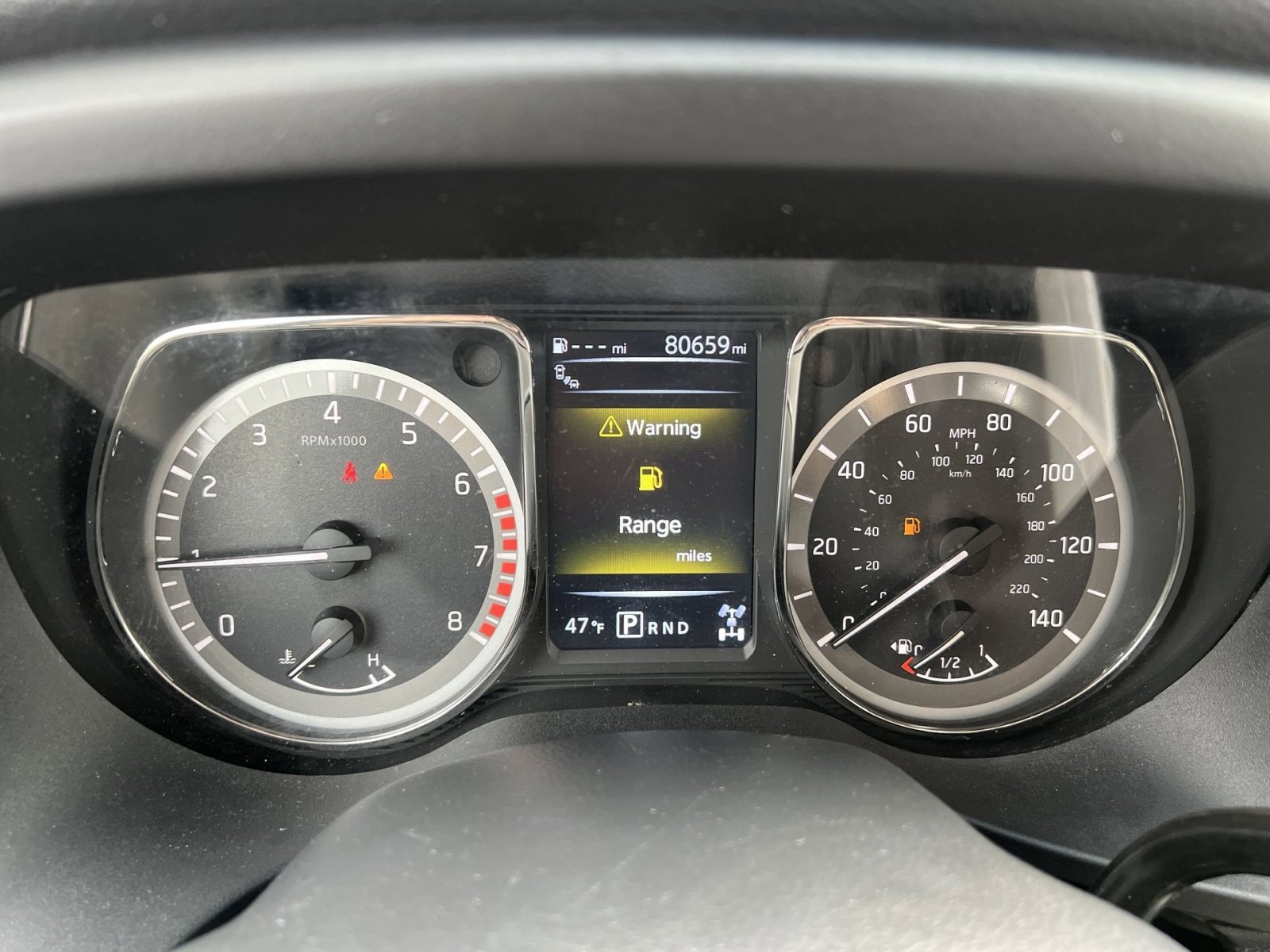 Used 2017 Nissan Titan SV image 23