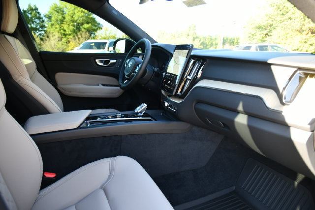 New 2027 Volvo XC60 B5 Core AWD/4WD image 31