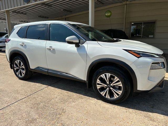 Used 2022 Nissan Rogue SV AWD/4WD image 2