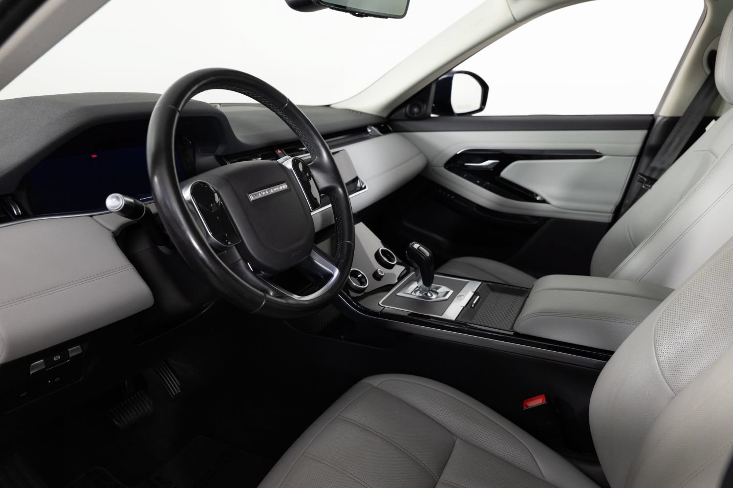 Used 2020 Land Rover Range Rover Evoque SE AWD/4WD image 13