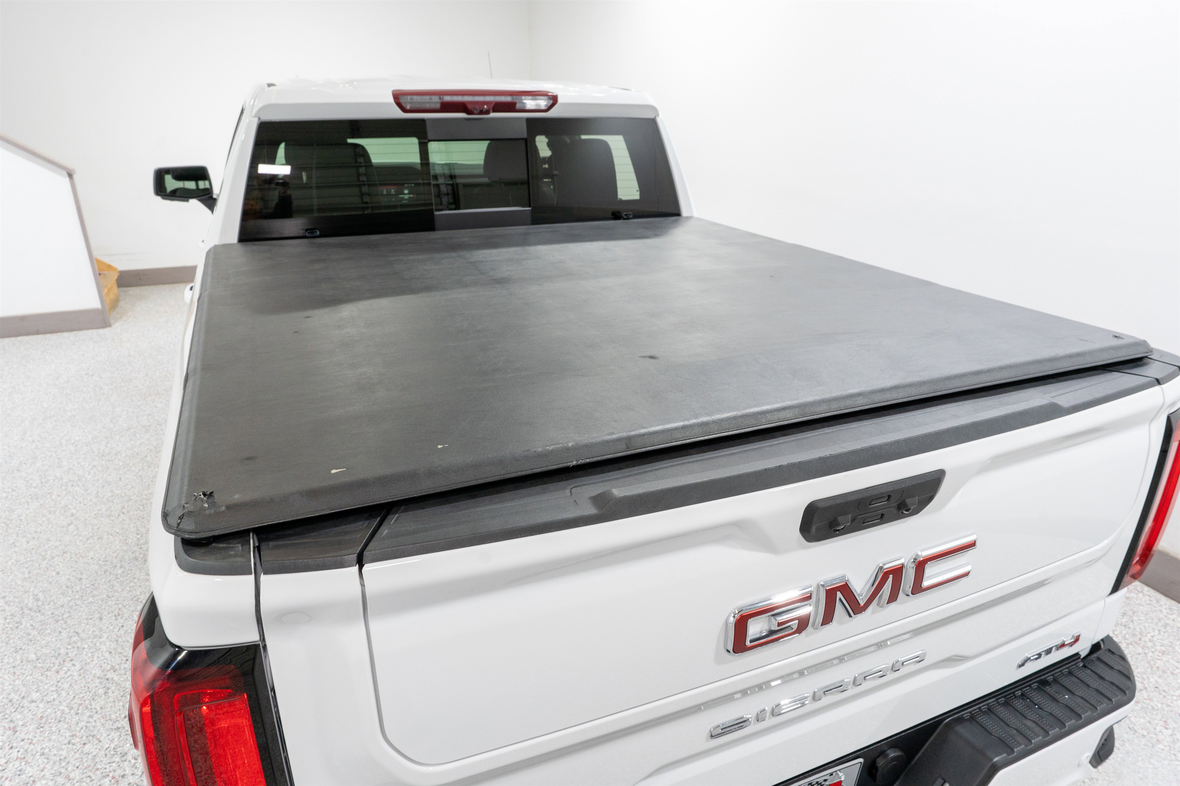 Used 2024 GMC Sierra 1500 AT4 w/ Technology Package image 11