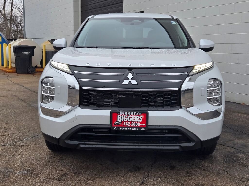 New 2026 Mitsubishi Outlander ES AWD/4WD image 2