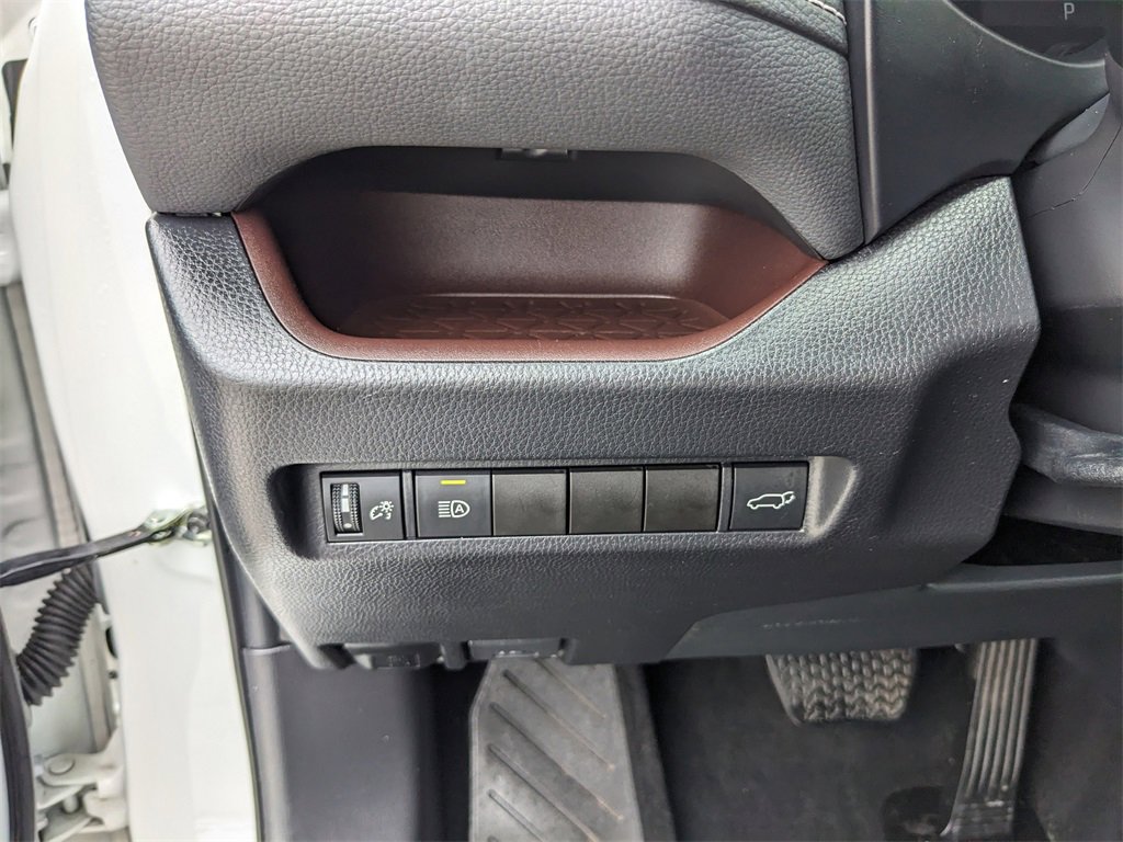 Used 2022 Toyota RAV4 Limited image 32