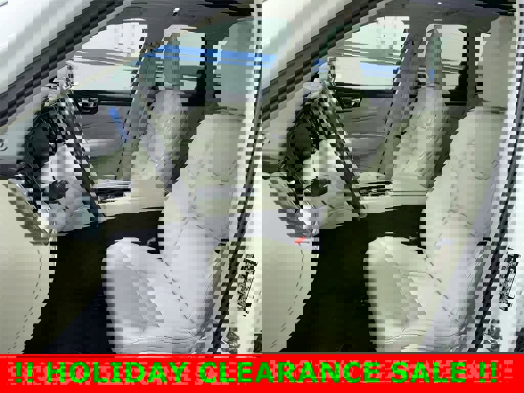 Used 2020 Volvo XC60 T5 Momentum image 14