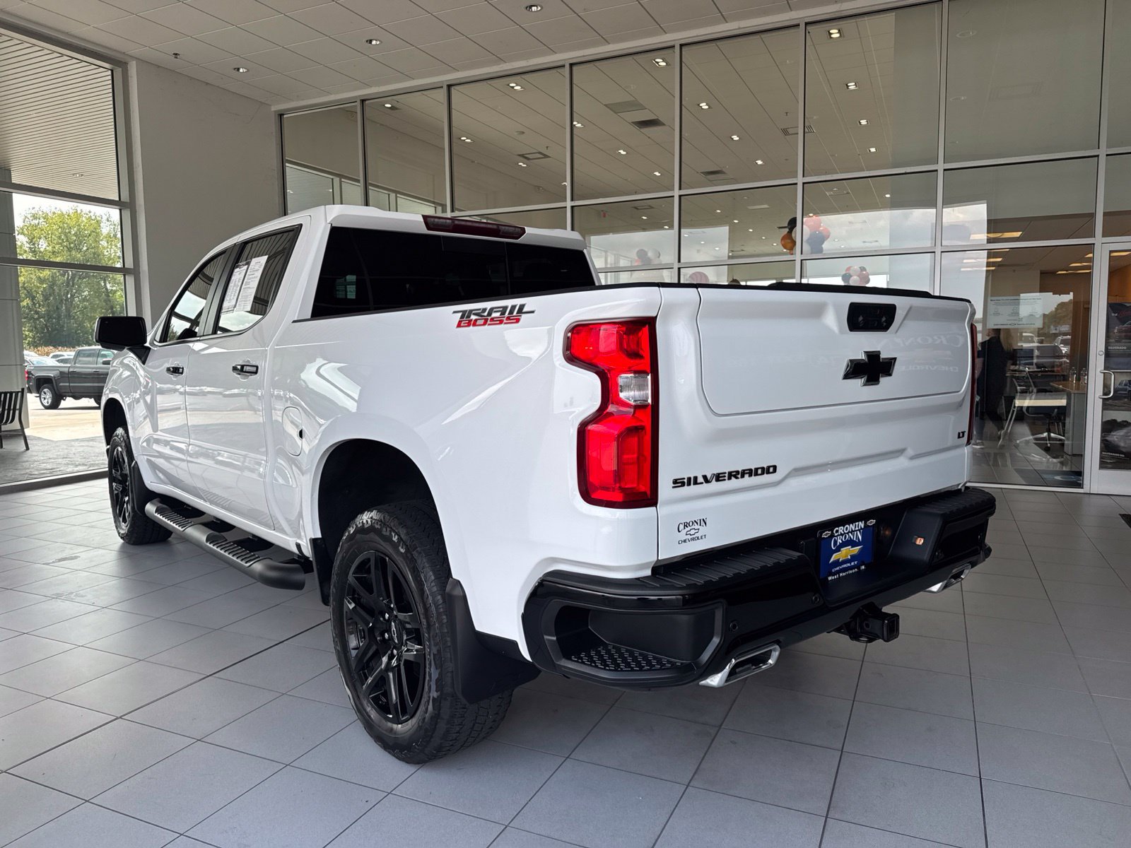 Used 2024 Chevrolet Silverado 1500 LT Trail Boss w/ Convenience Package II AWD/4WD image 12