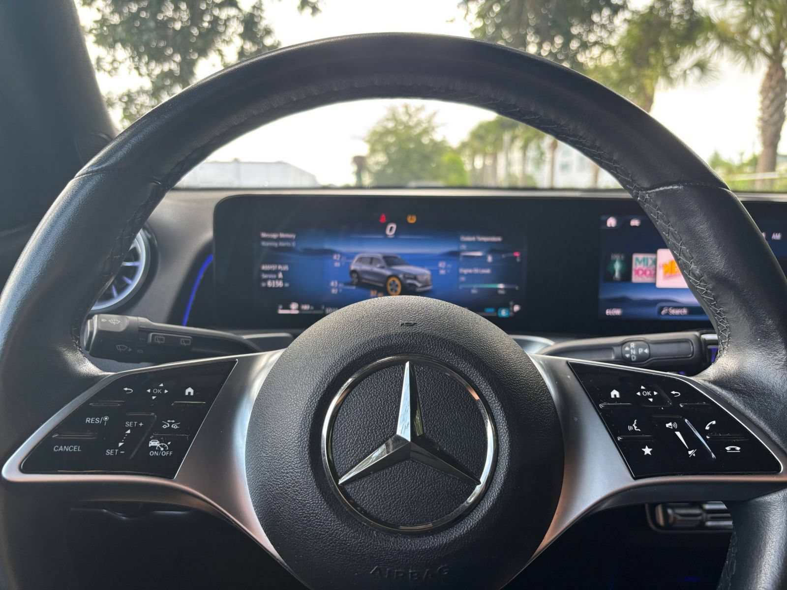 Used 2025 Mercedes-Benz GLB 250 image 30