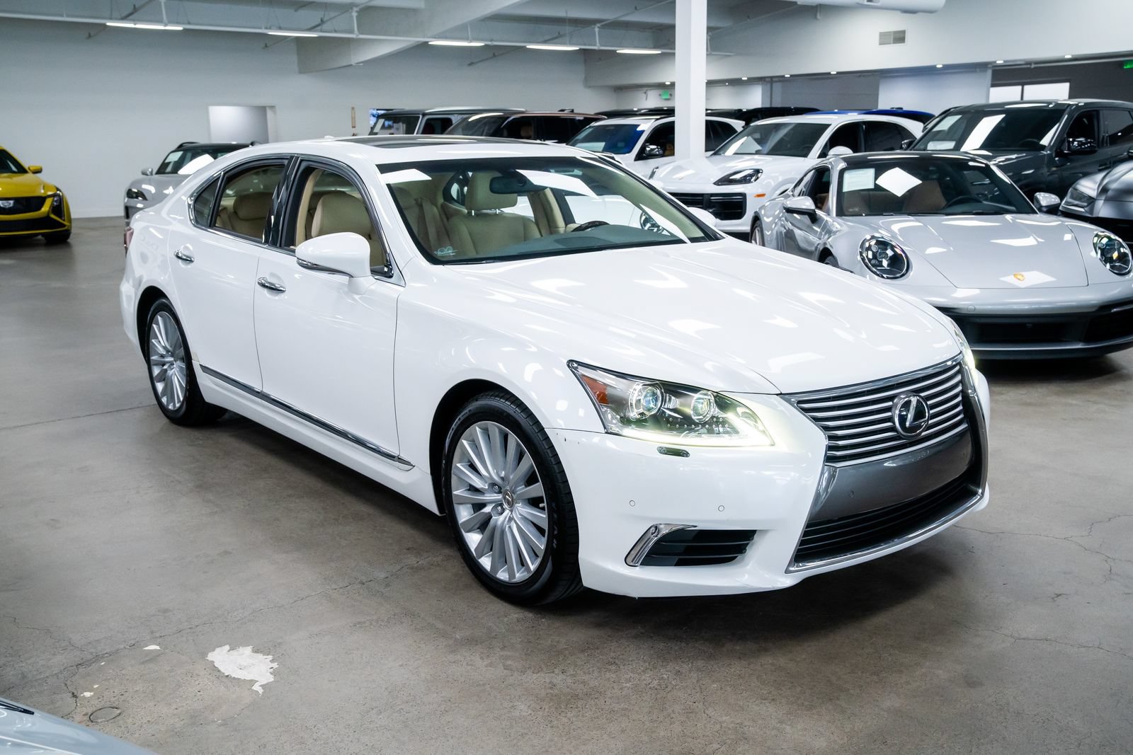 Used 2014 Lexus LS 460 w/ Comfort Package RWD image 27