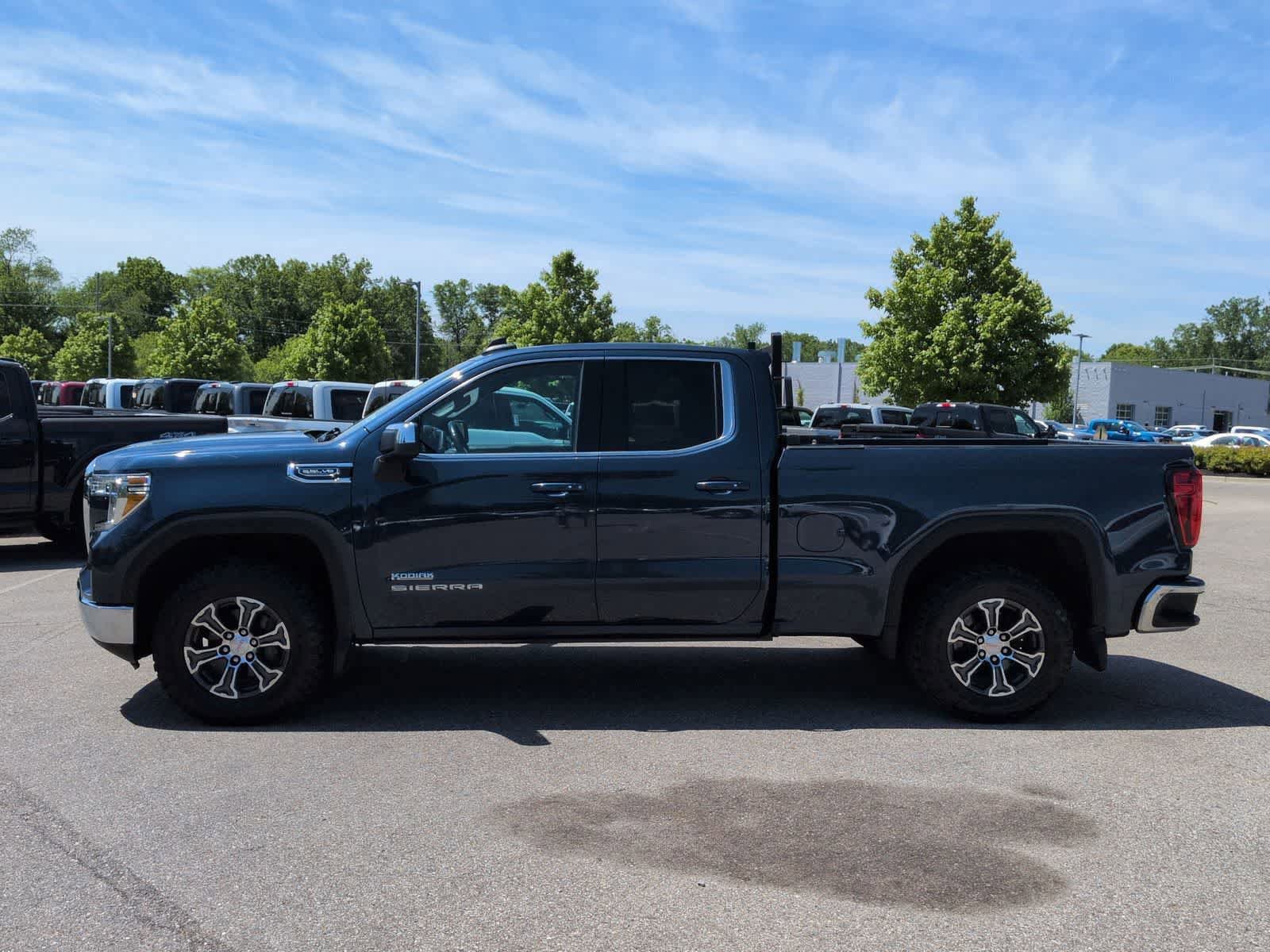 Used 2020 GMC Sierra 1500 SLE w/ X31 Off-Road Package AWD/4WD image 5