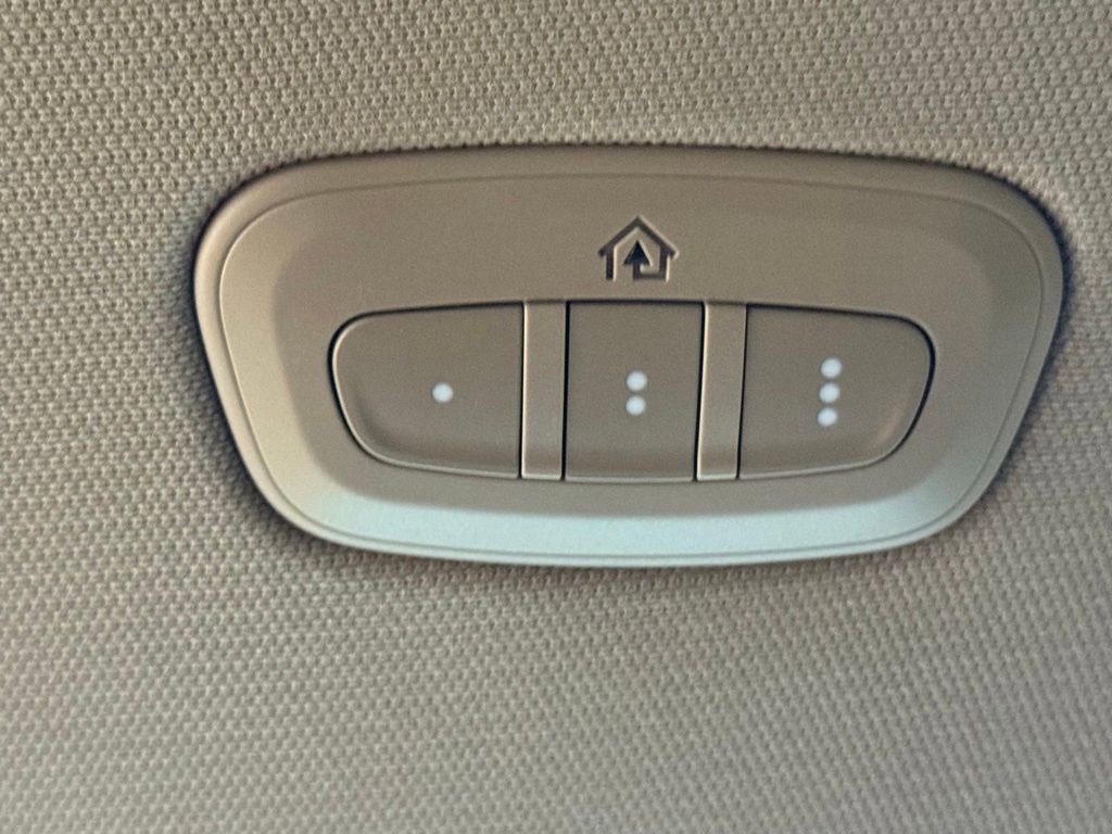 Used 2019 RAM 1500 Laramie image 37