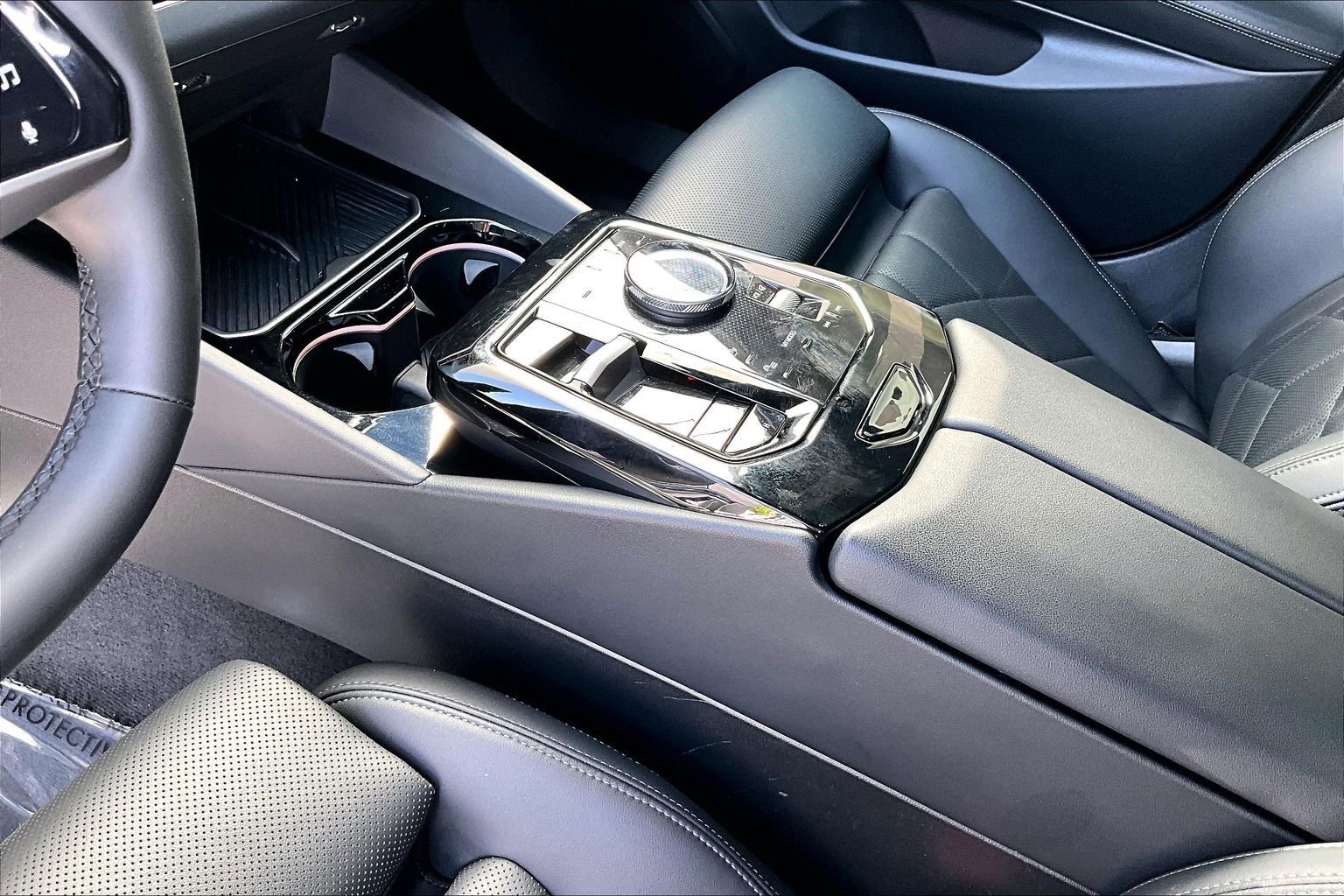 Used 2024 BMW i5 eDrive40i w/ M Sport Package image 16