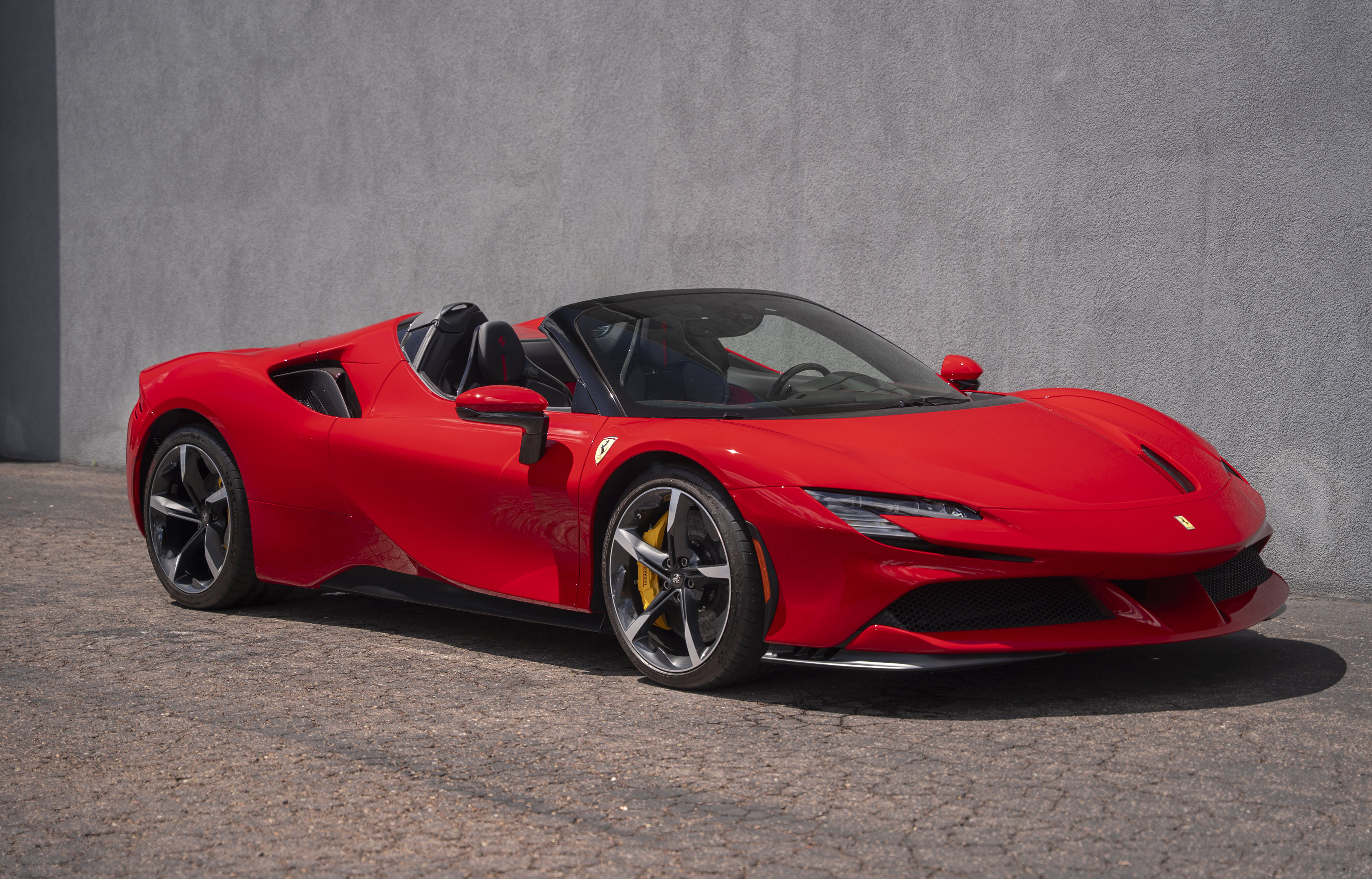 Used 2022 Ferrari SF90 Spider AWD/4WD image 8