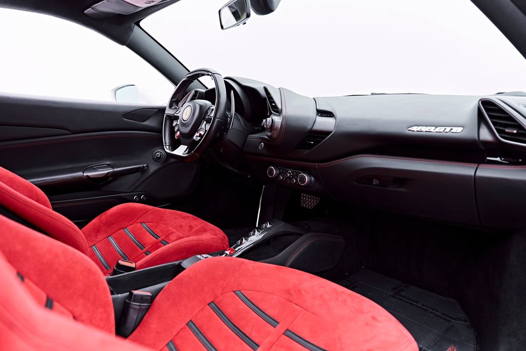 Used 2018 Ferrari 488 GTB RWD image 53