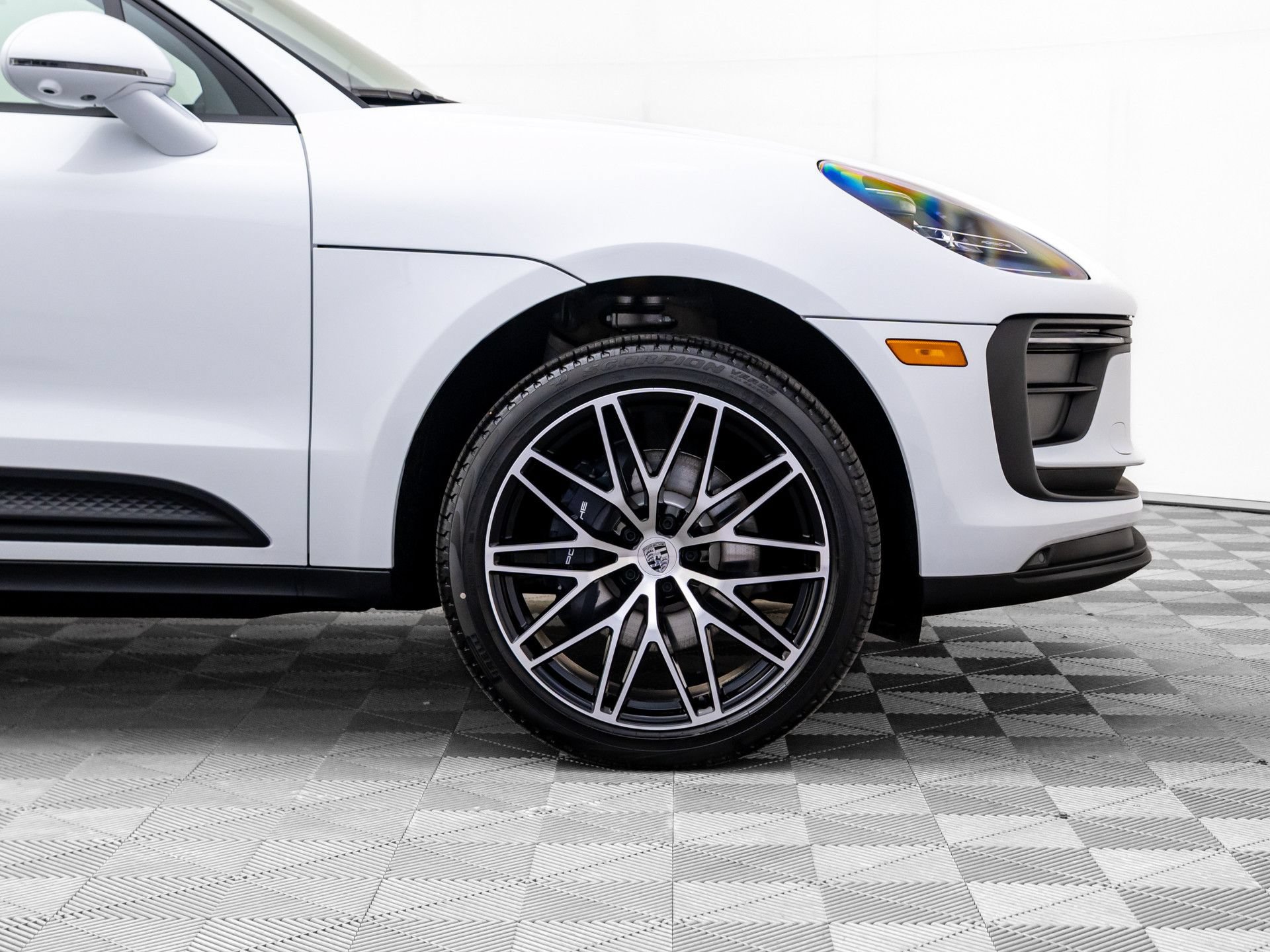 Used 2026 Porsche Macan AWD/4WD image 37
