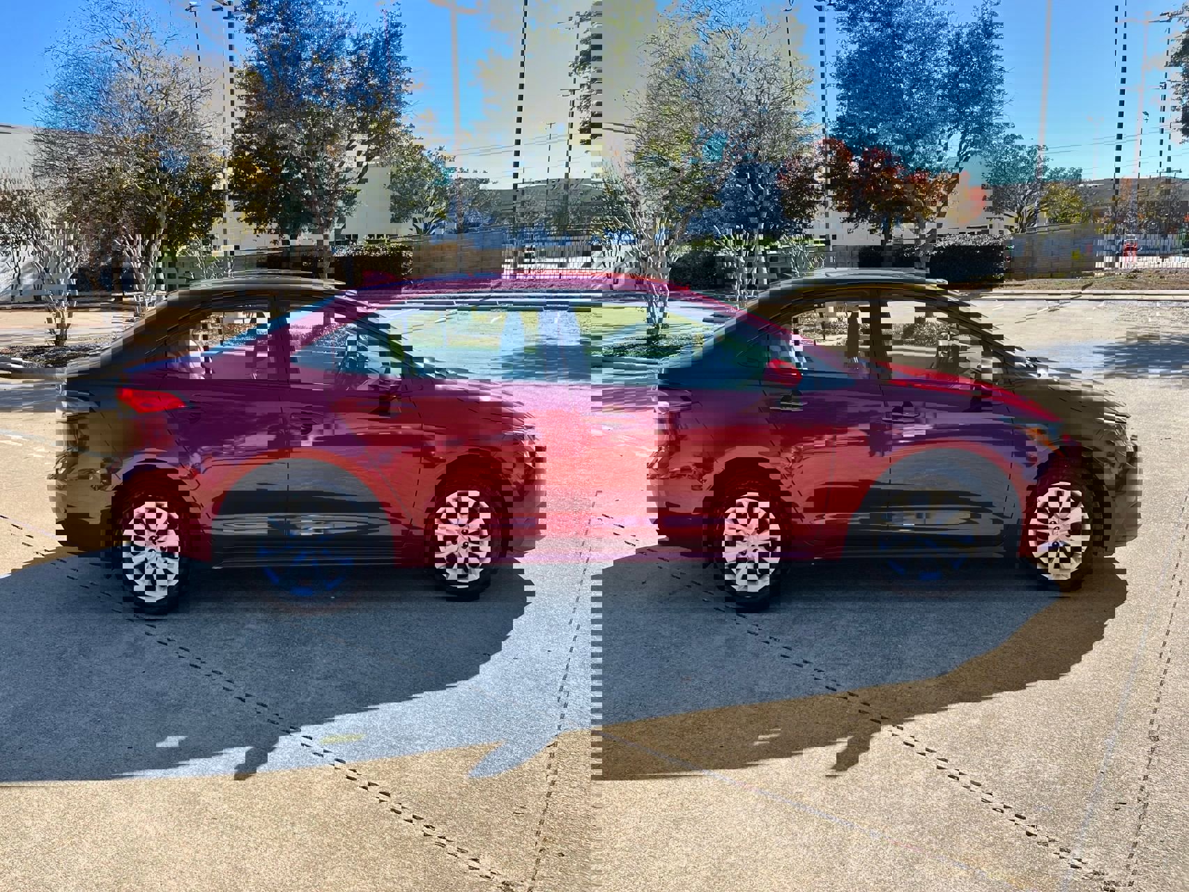 Used 2023 Toyota Corolla LE image 4