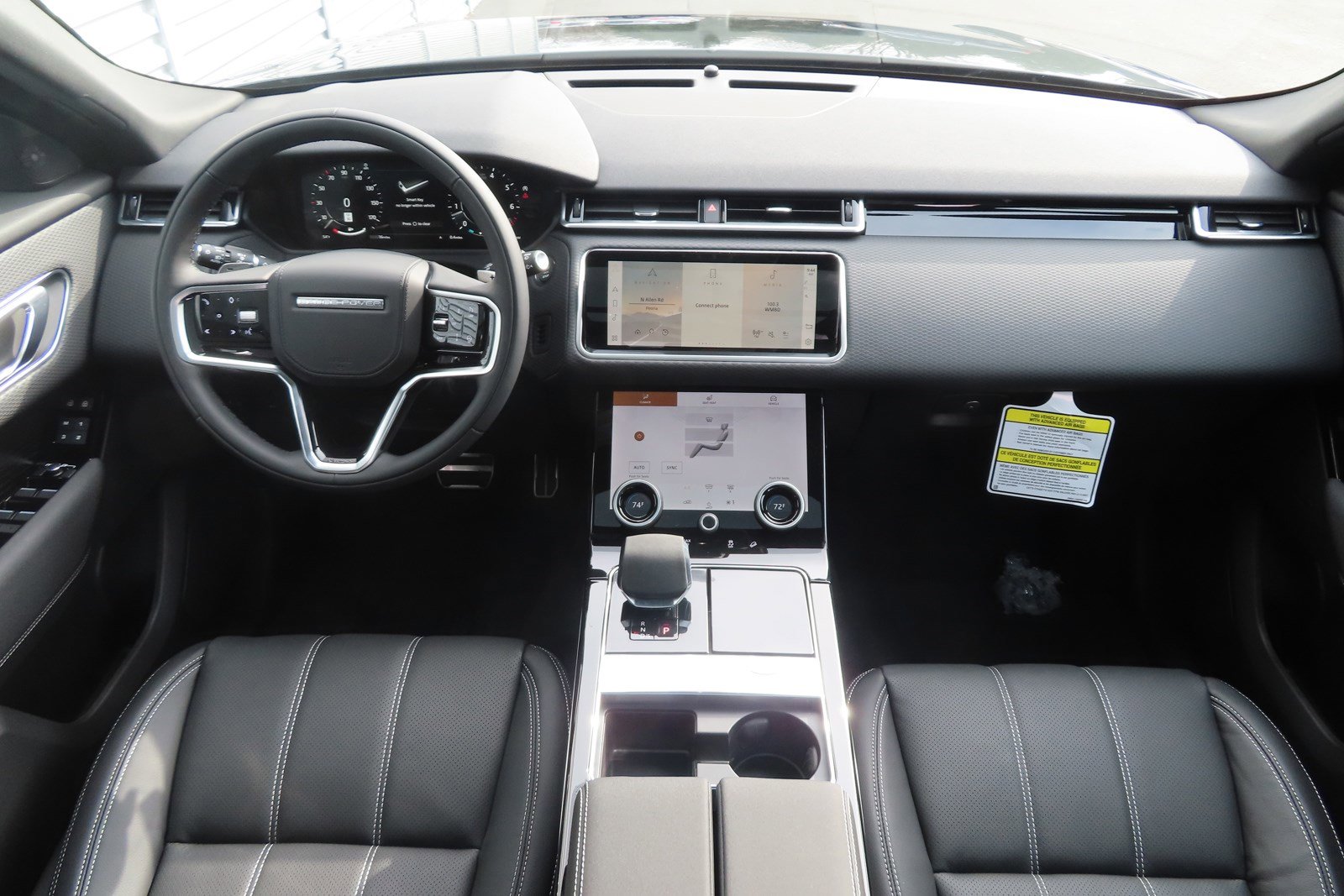 Used 2023 Land Rover Range Rover Velar R-Dynamic S image 5