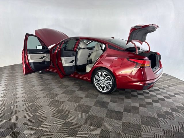 Used 2023 Nissan Altima 2.5 SL FWD image 14