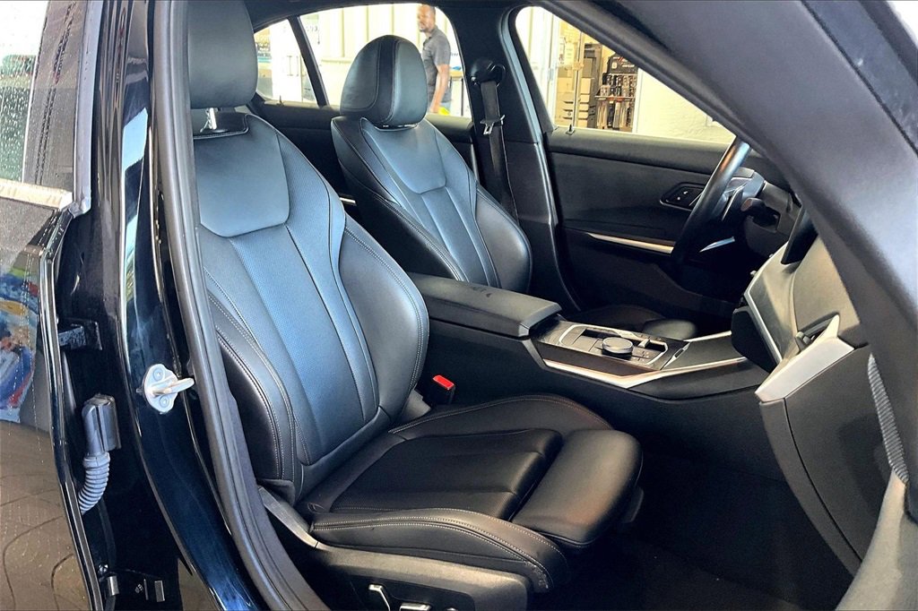 Used 2024 BMW 330e xDrive image 24