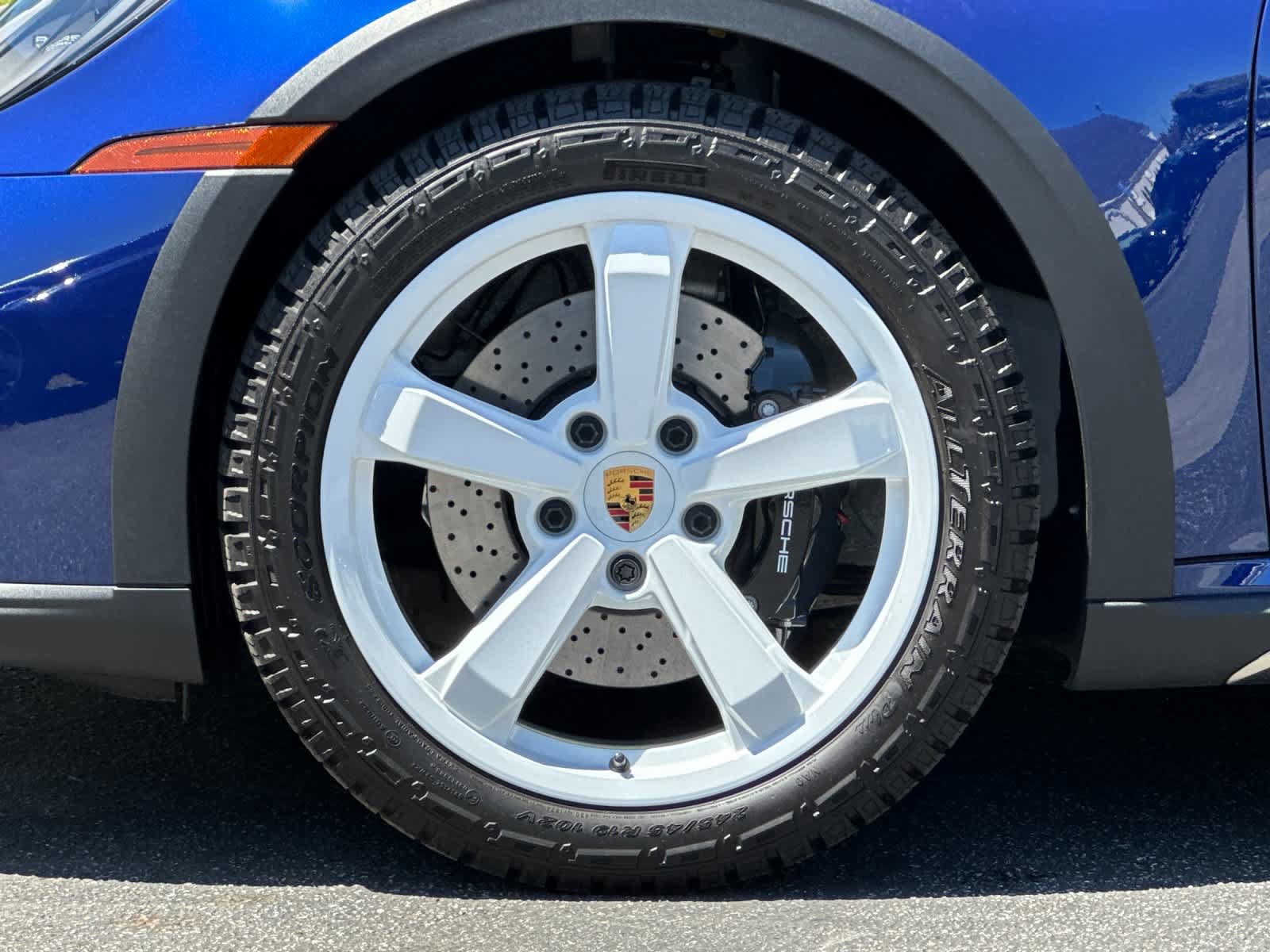 Certified 2023 Porsche 911 Dakar AWD/4WD image 28