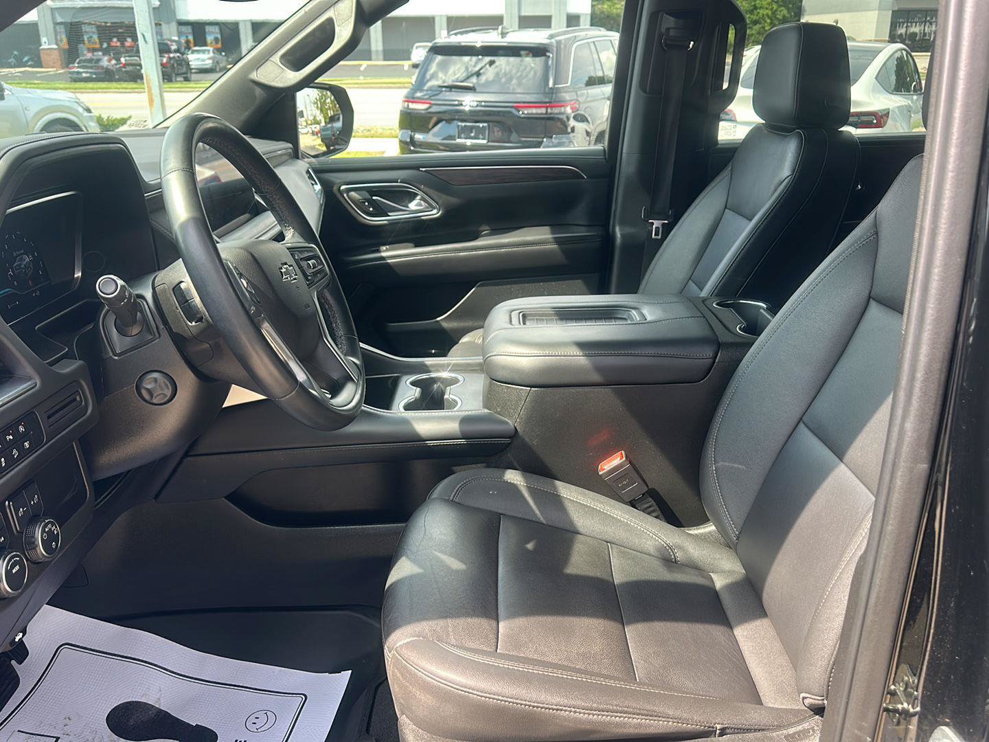 Used 2023 Chevrolet Suburban Z71 w/ Luxury Package AWD/4WD image 25