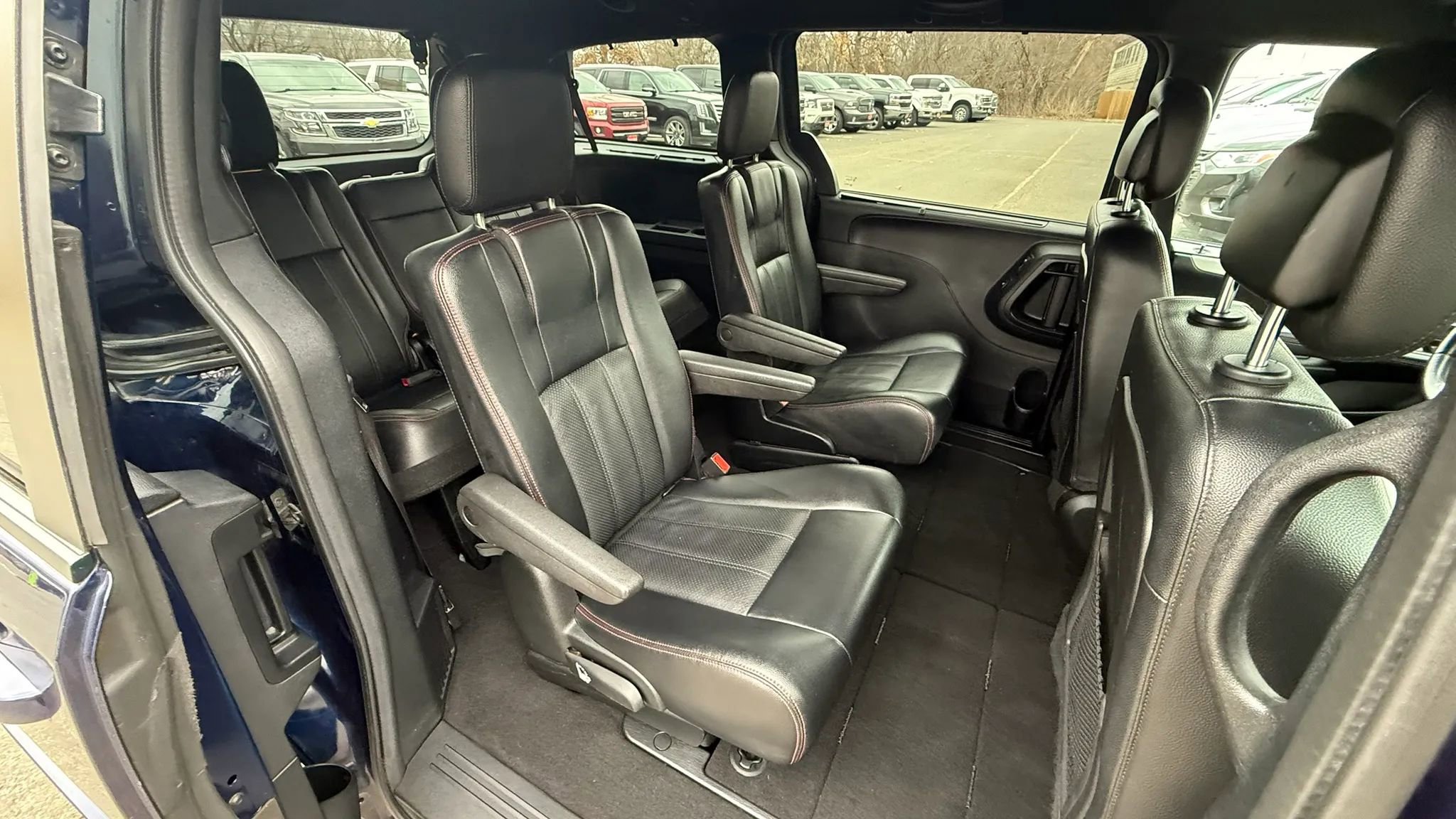 Used 2017 Dodge Grand Caravan GT image 33