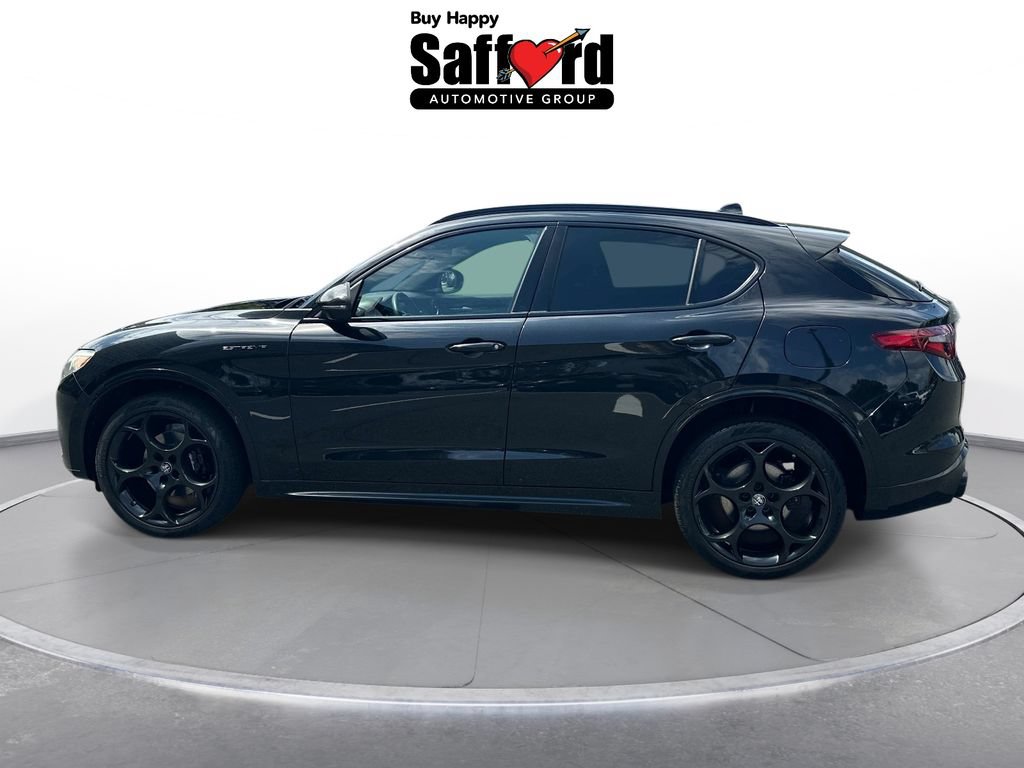 Used 2023 Alfa Romeo Stelvio Estrema AWD/4WD image 5