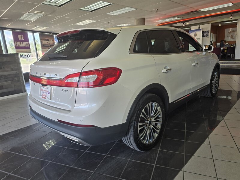 Used 2016 Lincoln MKX Reserve w/ Driver Assistance Package AWD/4WD image 4