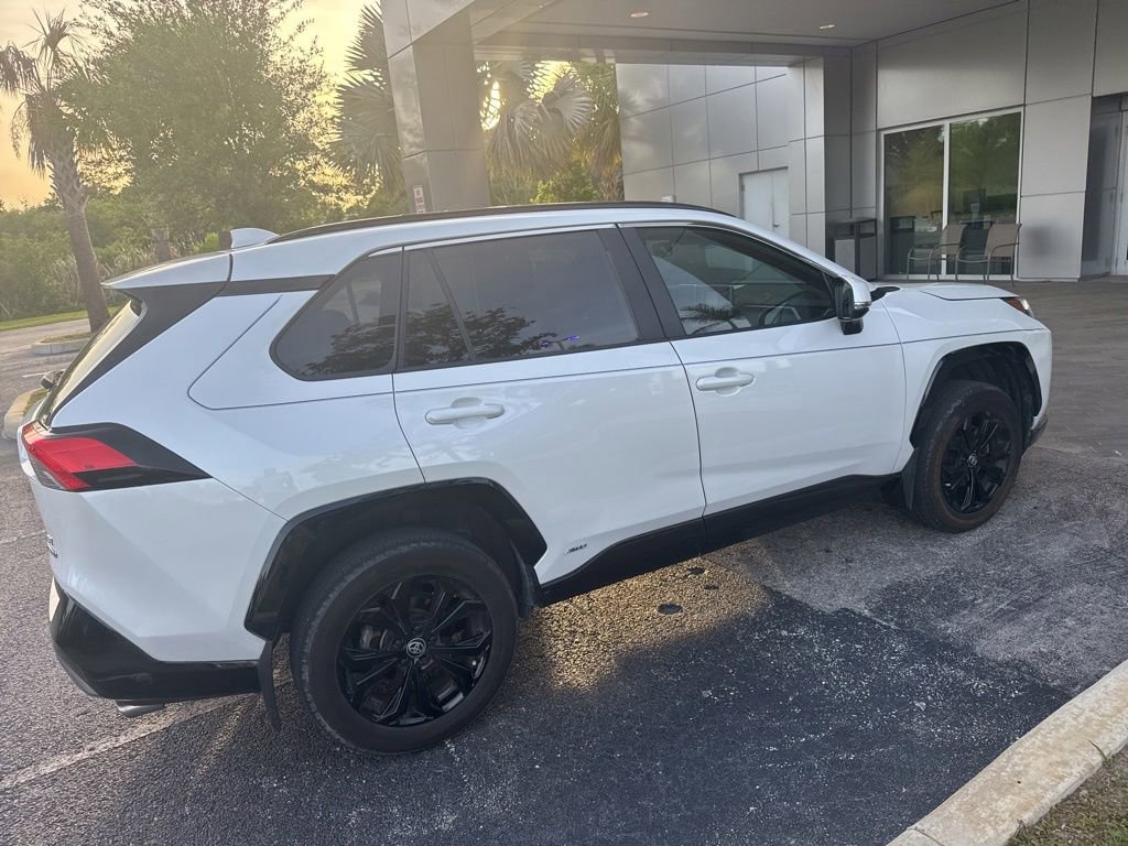 Used 2024 Toyota RAV4 SE AWD/4WD image 3