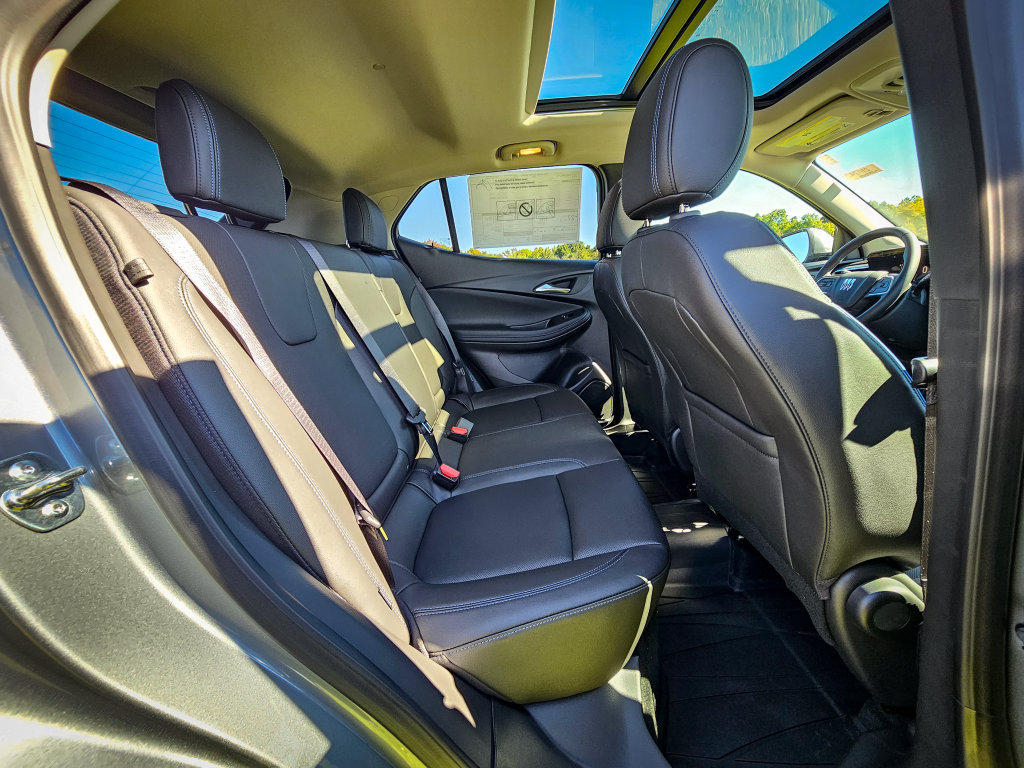 New 2026 Buick Encore GX Sport Touring AWD/4WD image 32