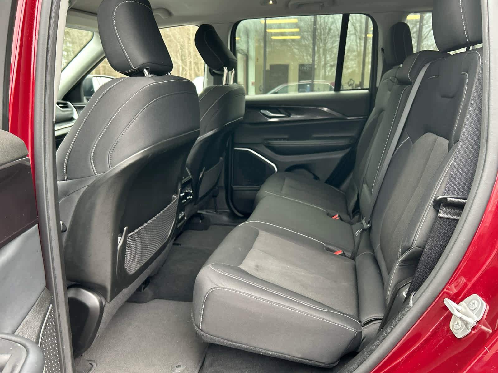 Used 2022 Jeep Grand Cherokee Laredo w/ Luxury Tech Group I image 31