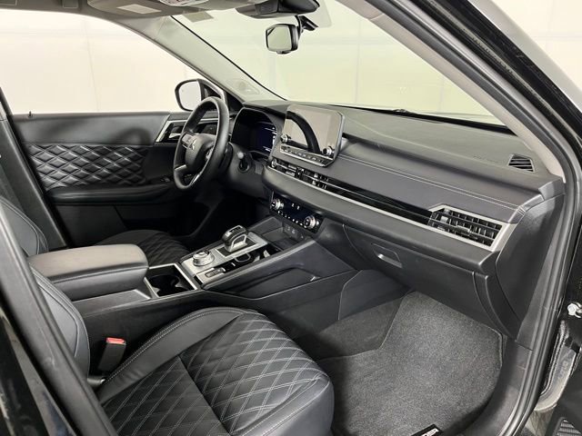 Used 2023 Mitsubishi Outlander SEL image 48