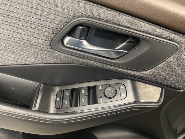 Used 2023 Nissan Rogue SV image 28