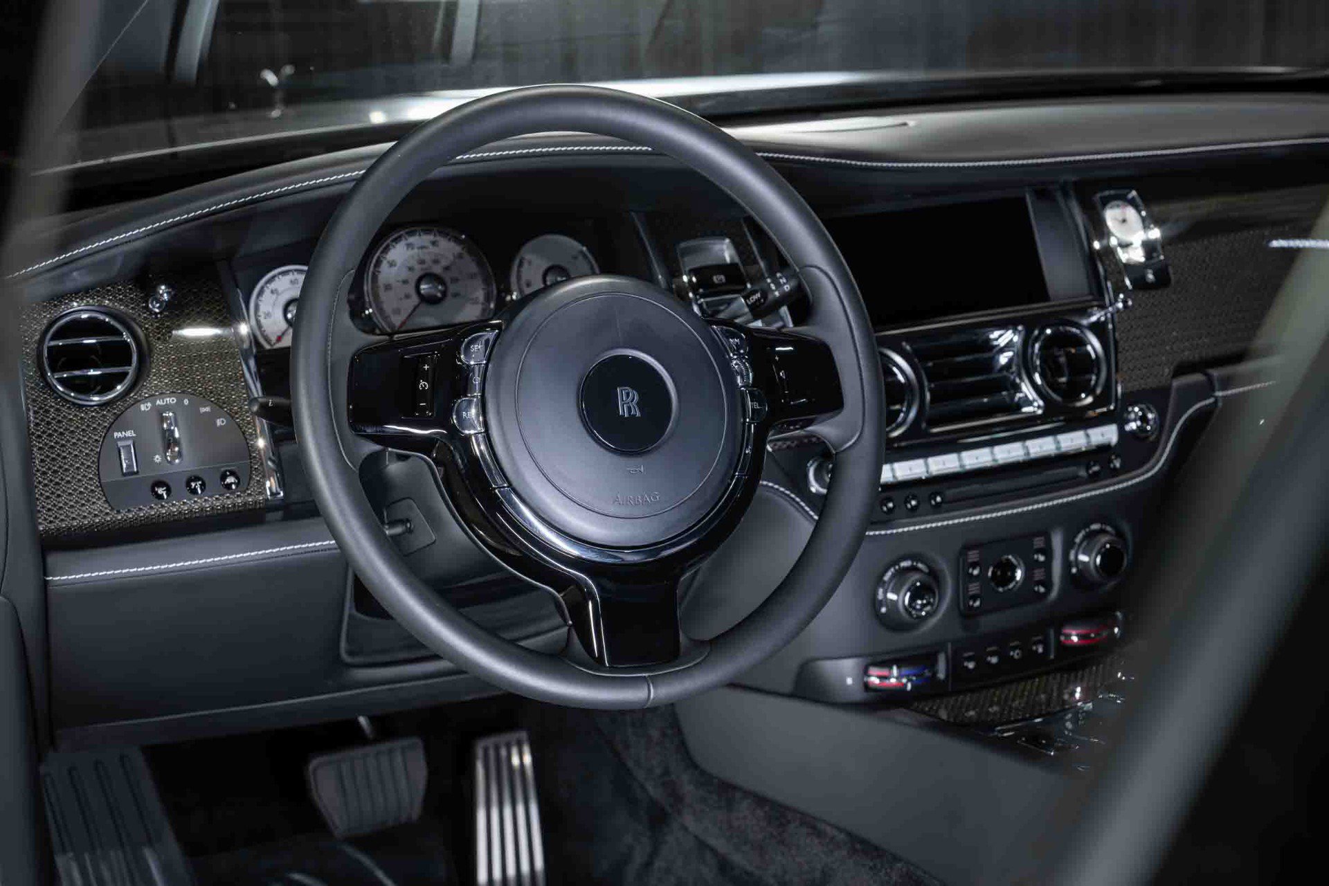 Used 2020 Rolls-Royce Wraith RWD image 41