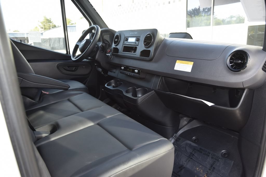 Used 2025 Mercedes-Benz Sprinter 2500 image 13