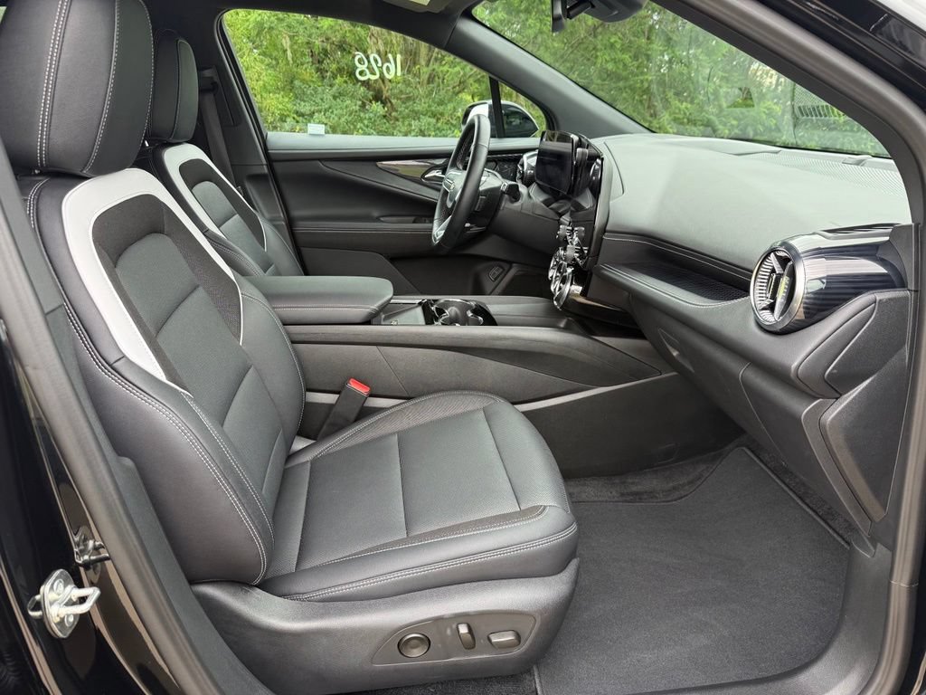 Used 2025 Chevrolet Blazer EV LT AWD/4WD image 22