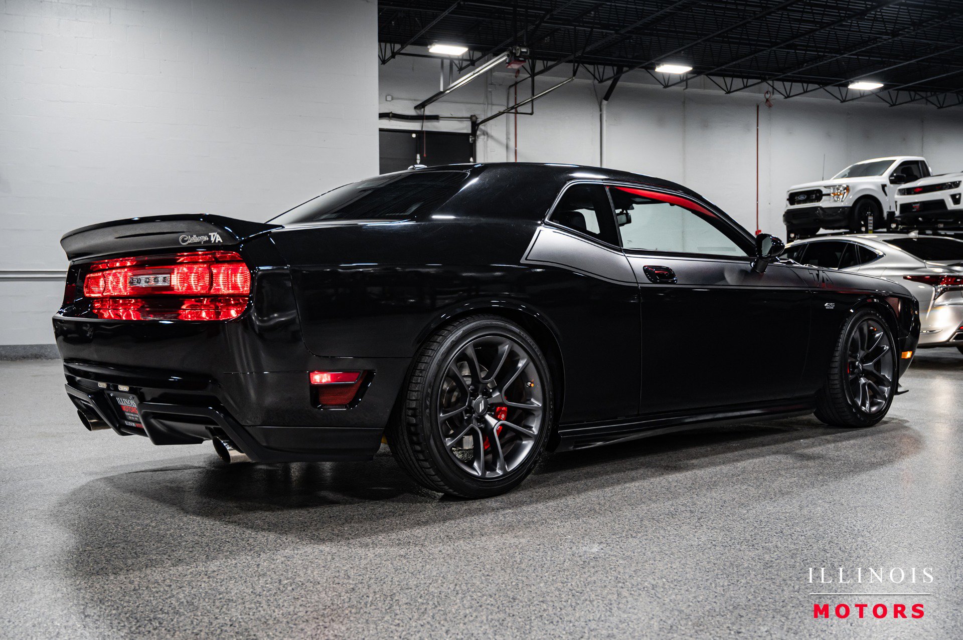 Used 2009 Dodge Challenger SRT8 w/ SRT Option Group II image 5