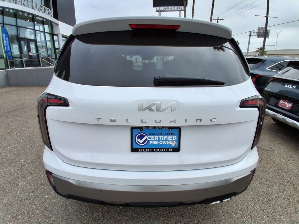 Used 2023 Kia Telluride EX w/ EX Captain's Chair Package image 6