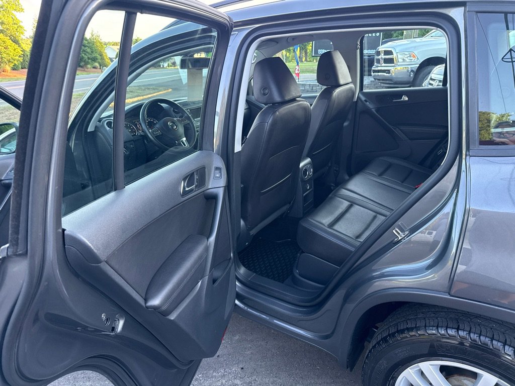 Used 2016 Volkswagen Tiguan S FWD image 10